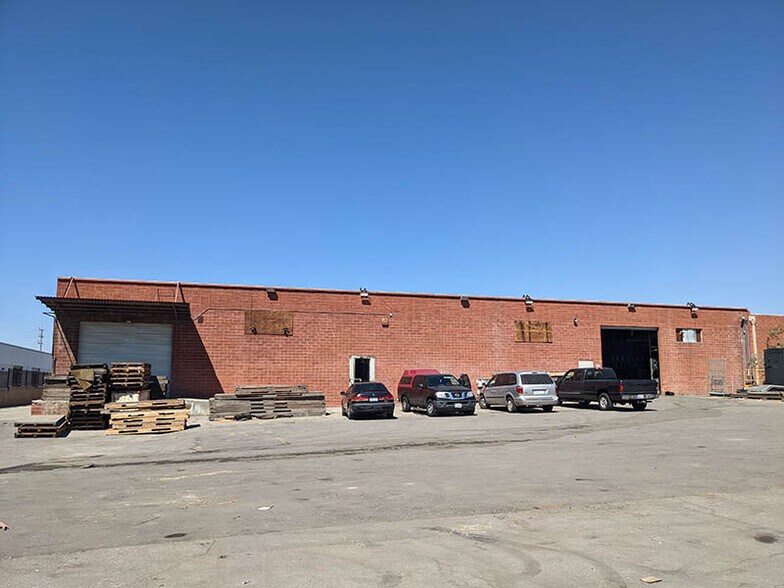 More Photos Of 12400 Montague St, Pacoima Warehouse For Lease