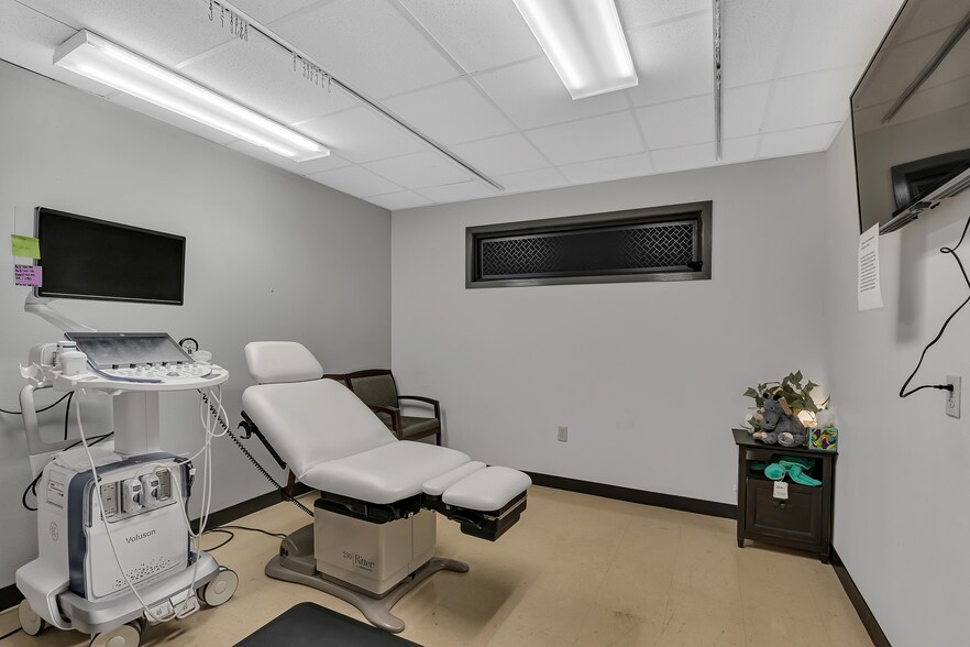 More Photos Of 1212 Clinic Dr, Tyler Healthcare For Sale