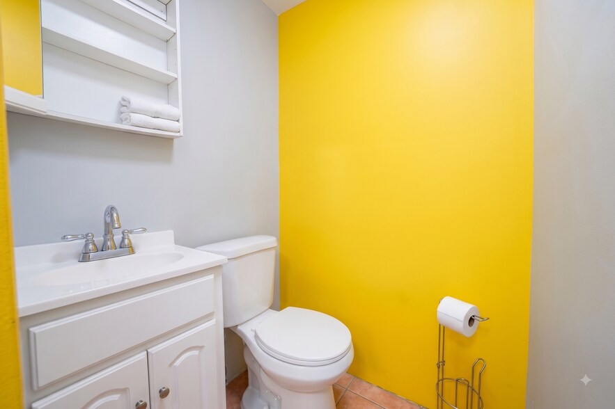 More Photos Of 5807 Metropolitan Ave, Ridgewood Apartments For Lease