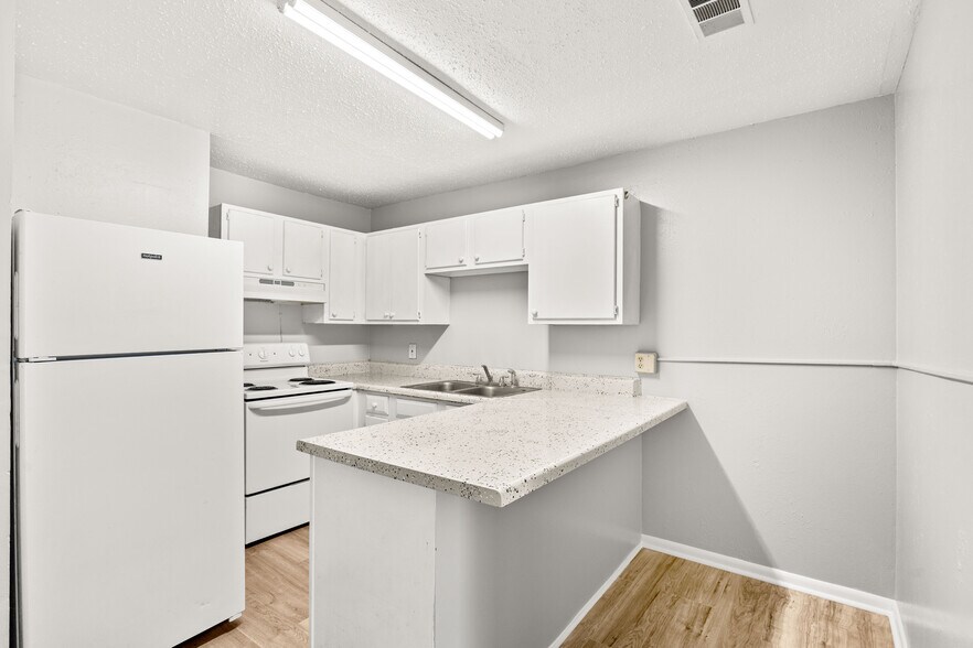More Photos Of 2216 Marilyn St, Weatherford Apartments For Sale