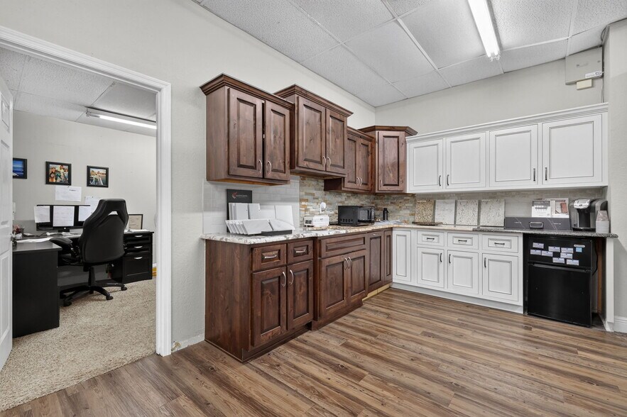 More Photos Of 3319 13th St, Saint Cloud Warehouse For Sale