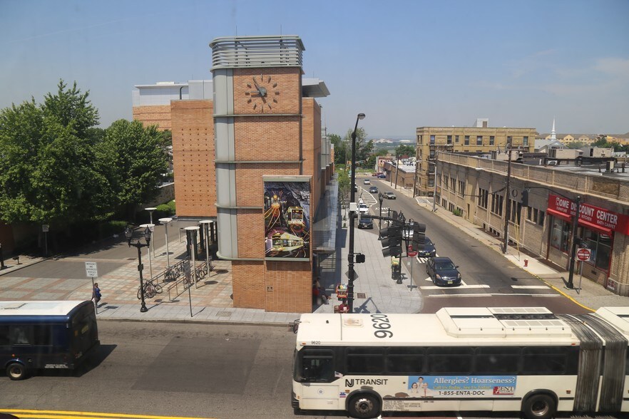 More Photos Of 505 48th St, Union City Office For Lease