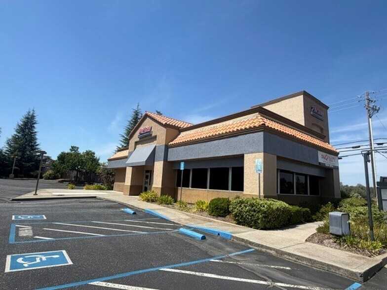 Primary Photo Of 13312 Lincoln Way, Auburn Fast Food For Sale