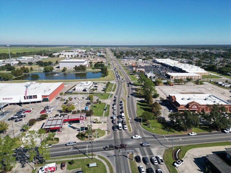 More Photos Of 203 N Canal Blvd, Thibodaux Land For Sale