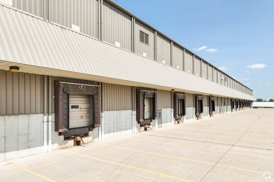 More Photos Of 1001 E Lutz Rd, Archbold Distribution For Sale