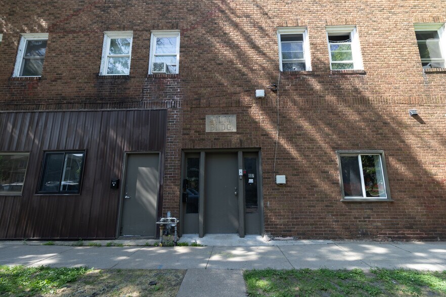 More Photos Of 1321 Payne Ave, Saint Paul Storefront Retail Residential For Sale