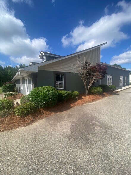 More Photos Of 272 Highway 41 N, Barnesville Office For Sale
