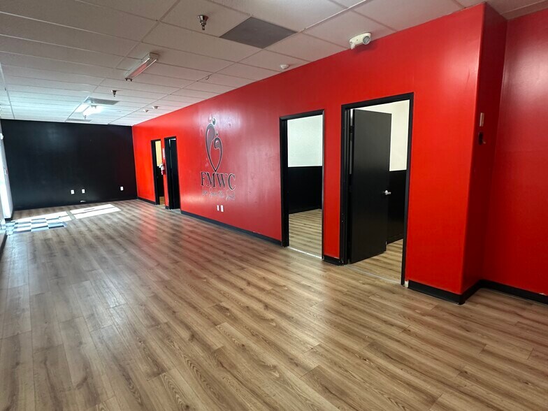 More Photos Of 509-523 E Rosecrans Ave, Compton Storefront Retail Office For Sale