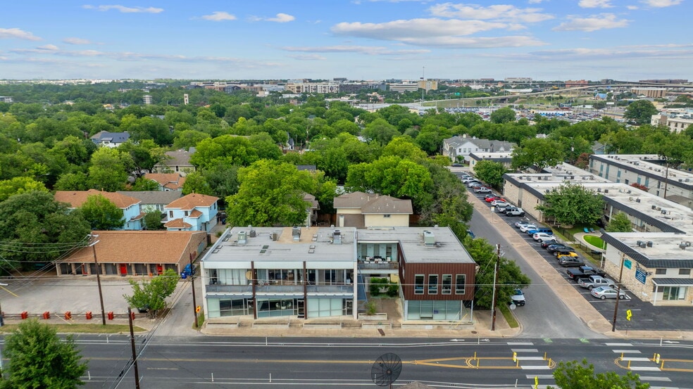 More Photos Of 508 E 53rd St, Austin Loft Creative Space For Sale