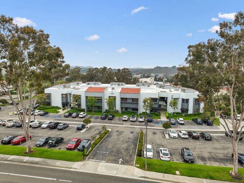 More Photos Of 27871 Medical Center Rd, Mission Viejo Medical For Lease