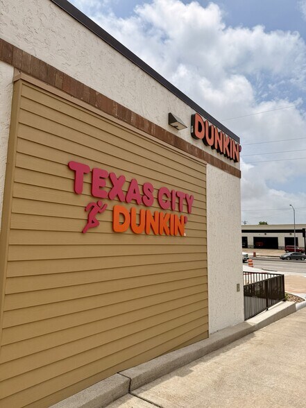 More Photos Of 3310 Palmer Hwy, Texas City Bank For Sale
