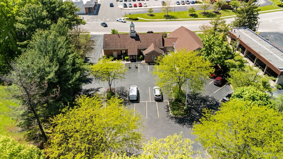 More Photos Of 48 Corbins Mill Dr, Dublin General Retail For Sale