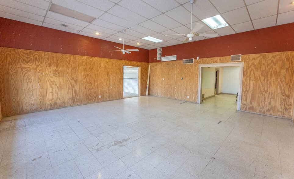 More Photos Of 1607-1609 University Ave, Lubbock Freestanding For Lease