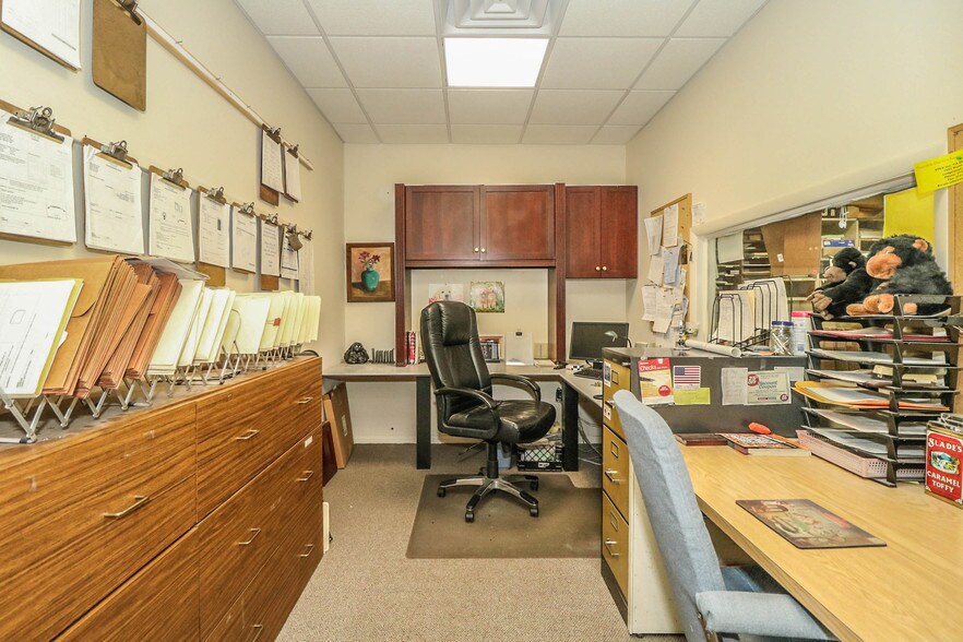 More Photos Of 240 US Highway 206, Flanders Restaurant For Lease