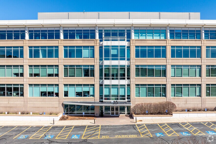 More Photos Of 30 Corporate Dr, Burlington Office For Lease