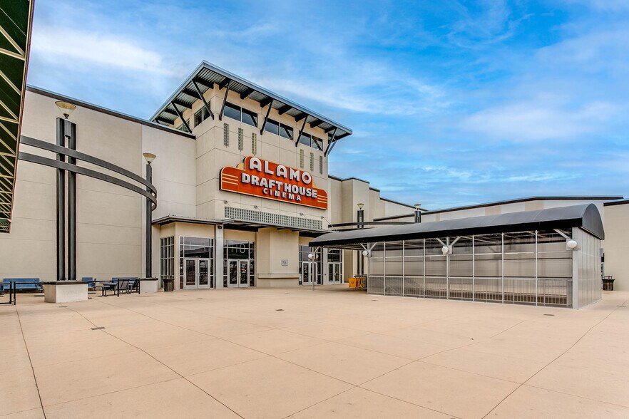 More Photos Of NW Loop 410 @ Blanco Rd, San Antonio Unknown For Lease