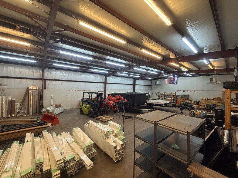 More Photos Of 850500 Us-17, Yulee Warehouse For Lease
