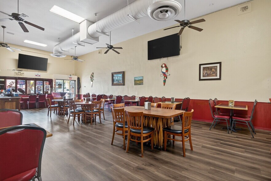 More Photos Of 974 E Main St, Santa Paula Restaurant For Sale