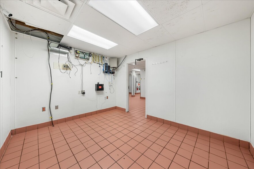 More Photos Of 1550 Larpenteur Ave W, Falcon Heights Apartments For Lease