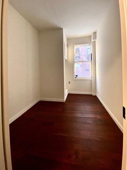 More Photos Of 2722 Yonge St, Toronto General Retail For Sale