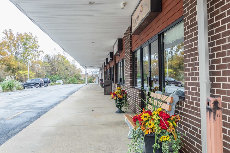 More Photos Of 41-63 N Bailey Rd, Thorndale Freestanding For Lease