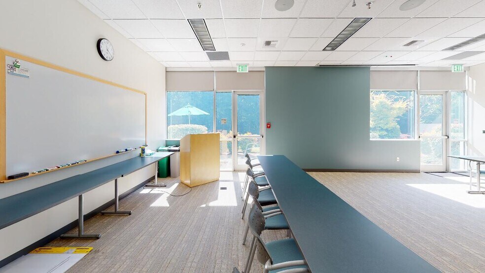 More Photos Of 22011 30th Dr SE, Bothell Unknown For Lease