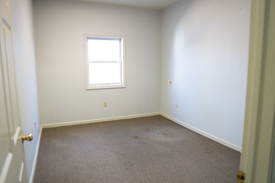 More Photos Of 600 State Route 299, Highland Storefront For Lease