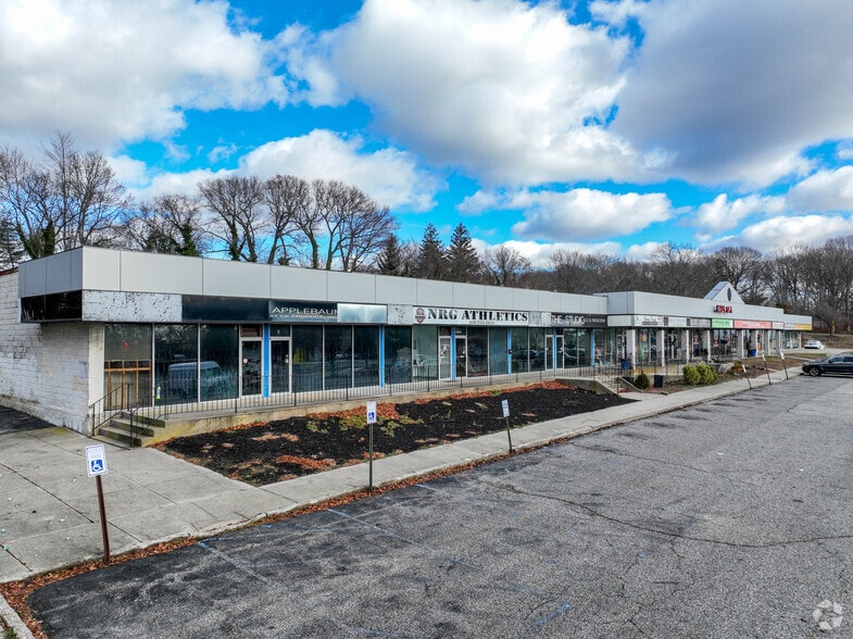 More Photos Of 1021 Portion Rd, Ronkonkoma Freestanding For Lease