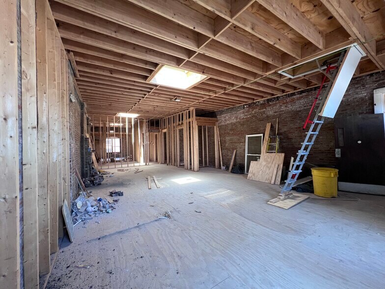 More Photos Of 414 S Main St, Memphis Storefront Retail Office For Sale