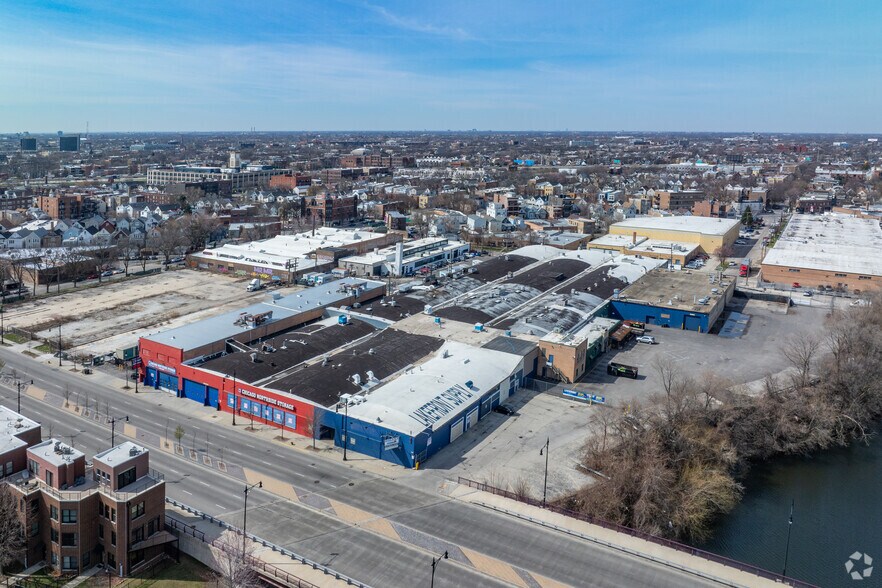 More Photos Of 2950 N Western Ave, Chicago Manufacturing For Lease