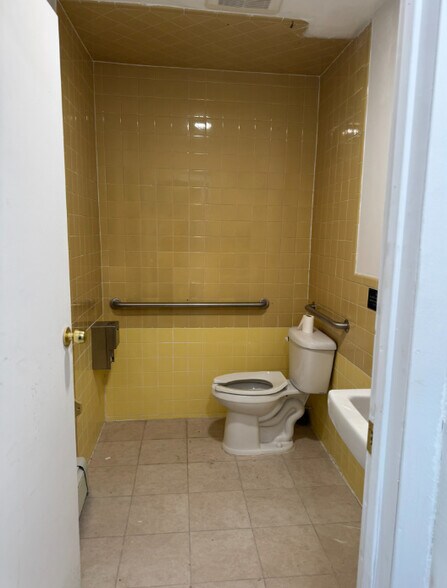 More Photos Of 14201 37th Ave, Flushing Medical For Lease
