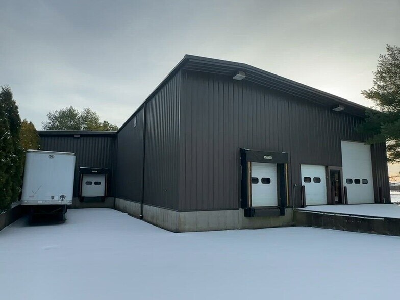 More Photos Of 22 A St, Edgartown Warehouse For Lease