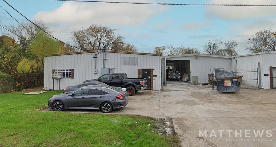 More Photos Of 108 Austin St, Garland Industrial For Lease