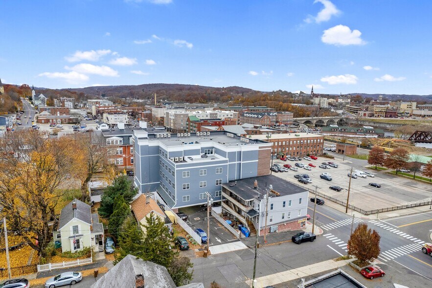 More Photos Of 356 Howe Ave, Shelton Apartments For Lease