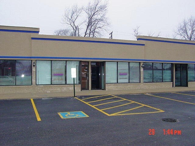 More Photos Of 600-658 N Addison Rd, Villa Park Freestanding For Lease