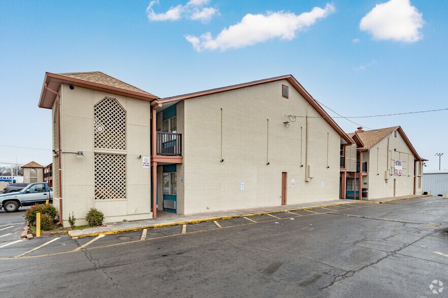 More Photos Of 7475 E Admiral Pl, Tulsa Hotel For Sale