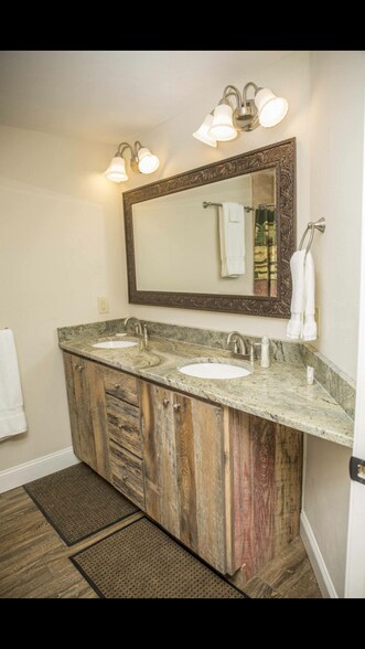 More Photos Of 19259 Rosman Hwy, Sapphire Hotel For Sale