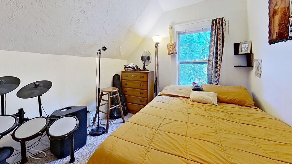 More Photos Of 7 Glen St, Farmington Apartments For Sale