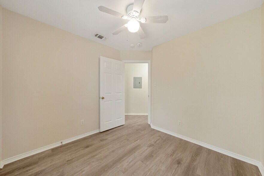 More Photos Of 414 Cupples Rd, San Antonio Apartments For Sale