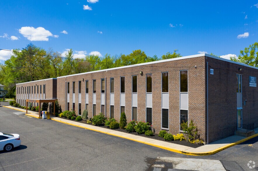 More Photos Of 811 Church Rd, Cherry Hill Office For Lease