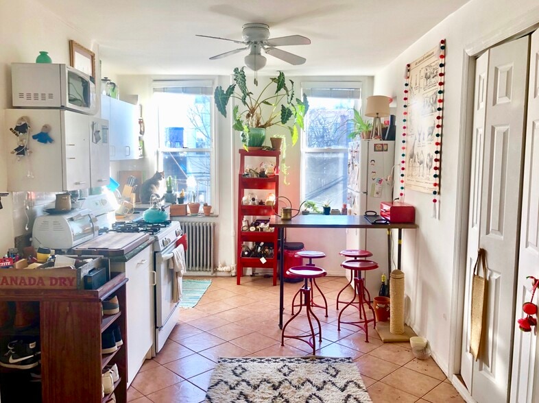 More Photos Of 92 Diamond St, Brooklyn Apartments For Sale