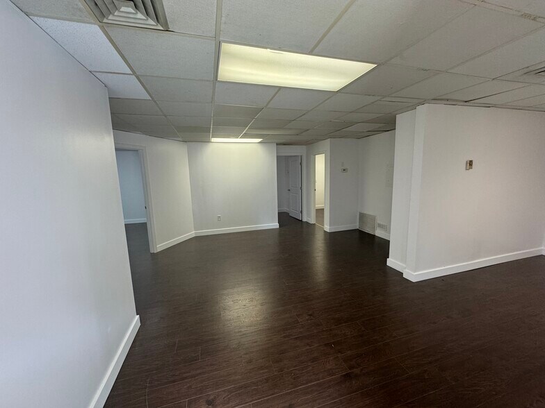 More Photos Of 3231-3233 Superior Ln, Bowie Medical For Sale