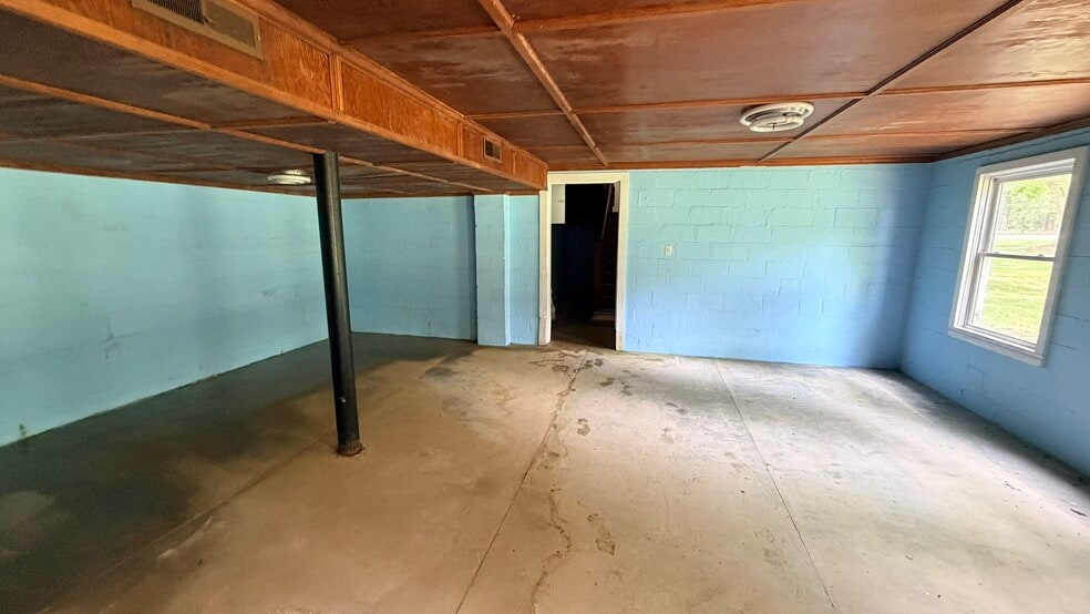 More Photos Of 206 Buncombe St, Roper Religious Facility For Sale