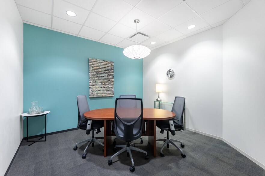More Photos Of 12600 Hill Country Blvd, Bee Cave Coworking Space