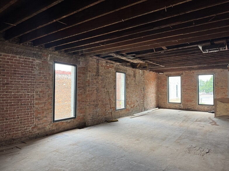 More Photos Of 519 S Elm St, Greensboro Storefront For Lease