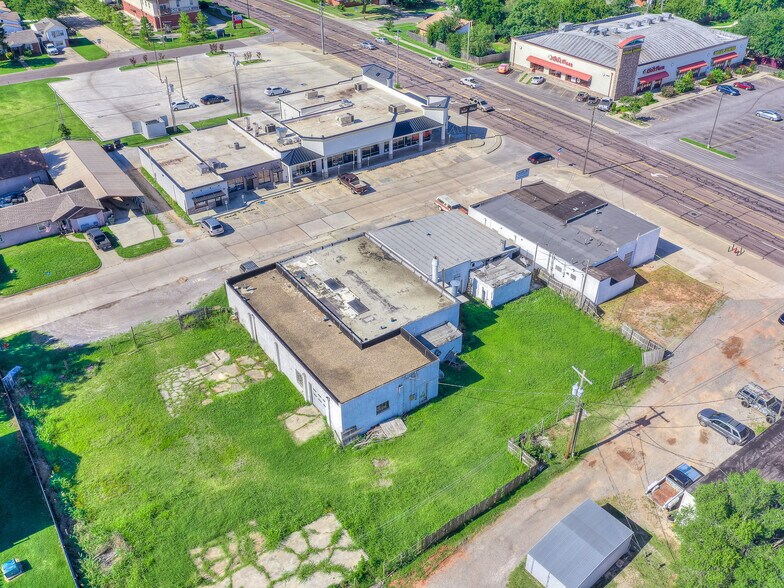 More Photos Of 227 W MacArthur Dr, Midwest City Auto Repair For Sale