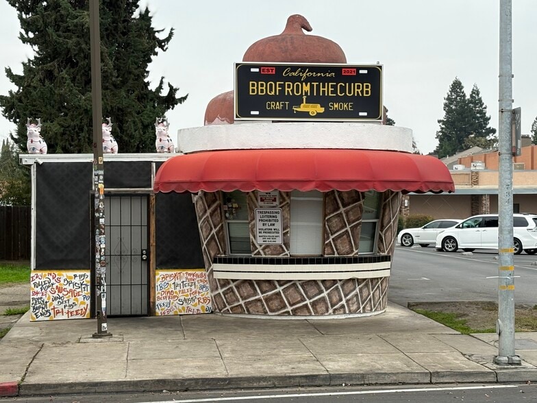 More Photos Of 1355 N Main St, Manteca General Retail For Sale