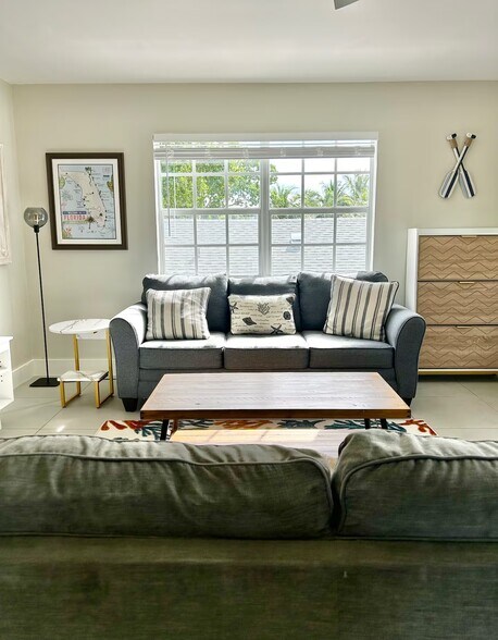 More Photos Of 940 Charles St, West Palm Beach Multifamily For Sale