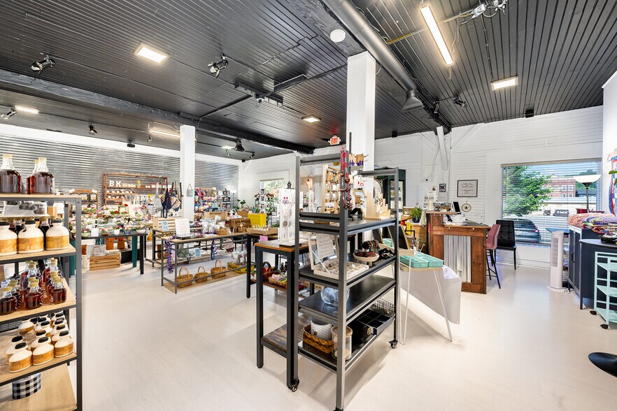 More Photos Of 46-50 S 1st St, Miamisburg Storefront Retail Office For Lease