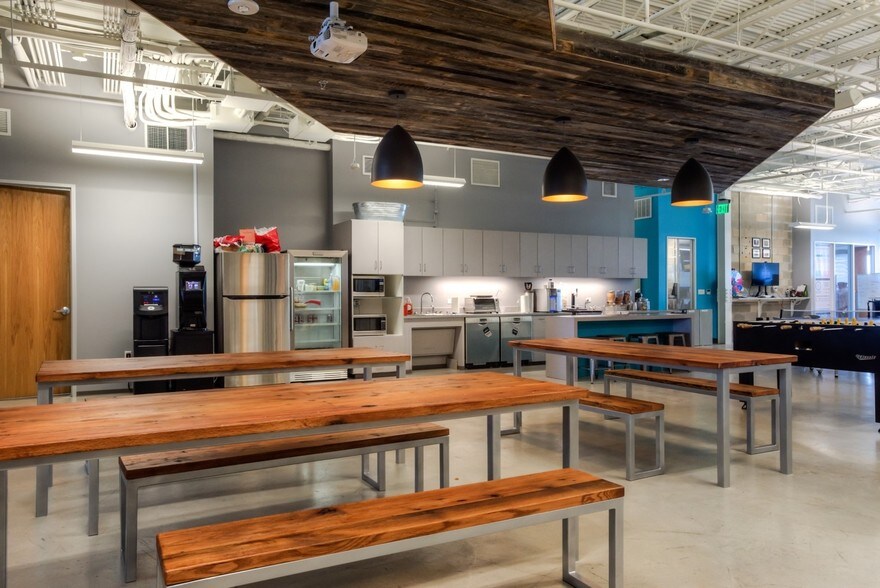 More Photos Of 1705 Guadalupe St, Austin Office For Lease